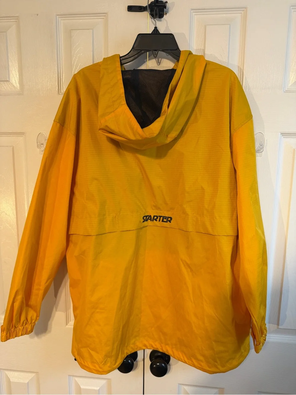 STARTER Men's Bright Yellow Hooded Windbreaker Pullover